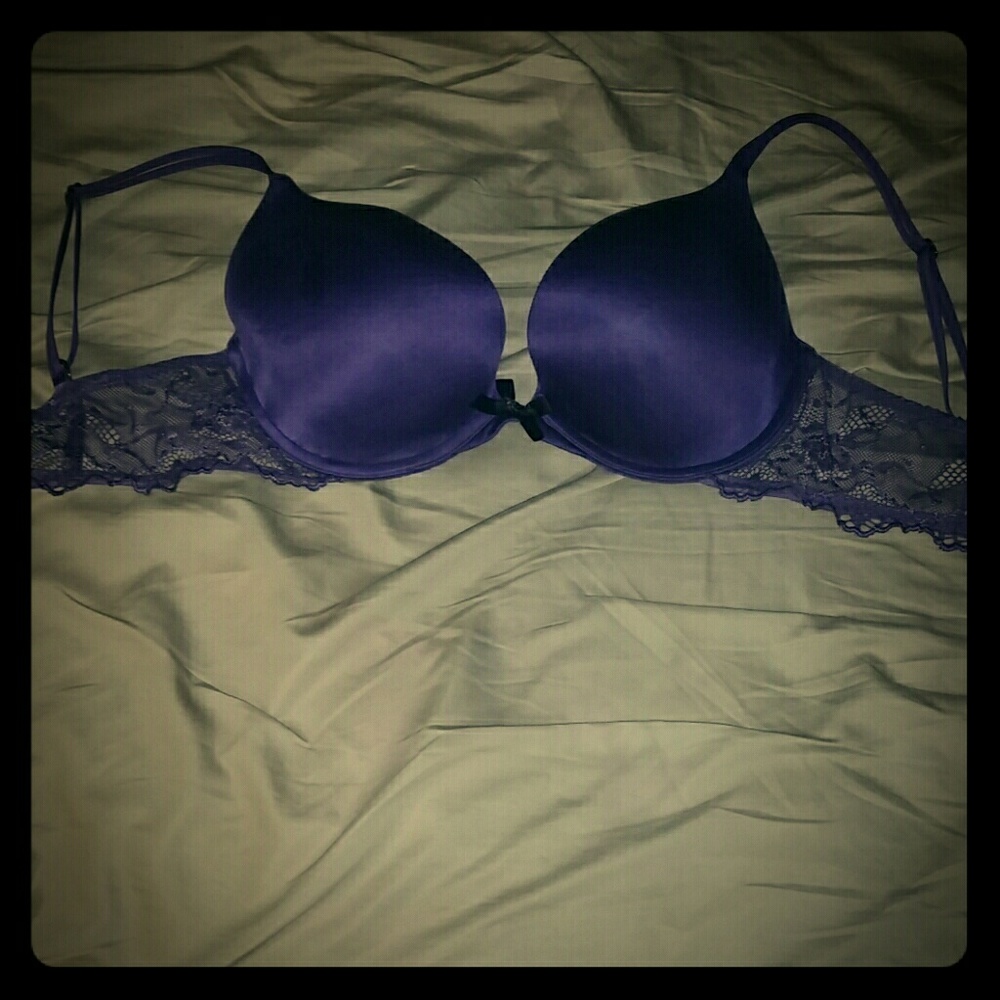 BNWOT VERY SEXY LACE PUSH UP 34D