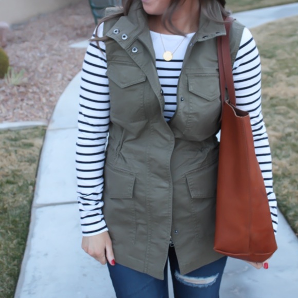 Banana Republic Army Green Utility Vest - Picture 3 of 4