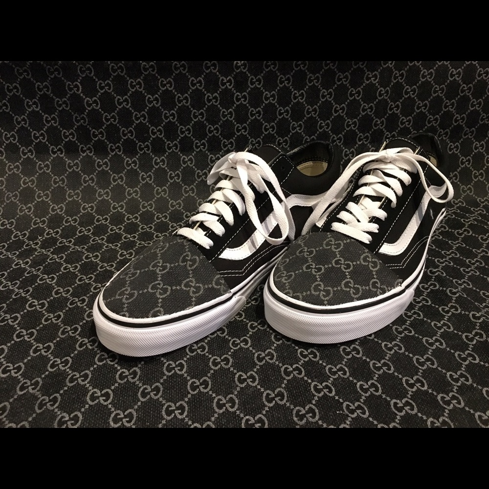 Custom vans - Picture 2 of 3
