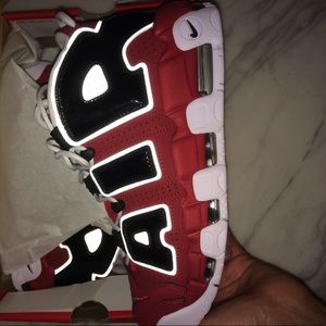 SOLD Nike Uptempo