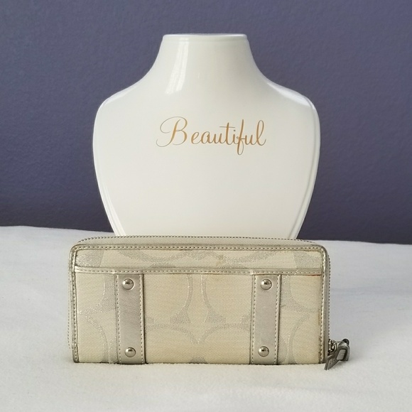 Coach Wallet - Picture 2 of 6