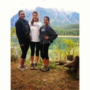 Meet your Posher, Chloe