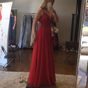 gorgeous red Sherri Hill prom dress