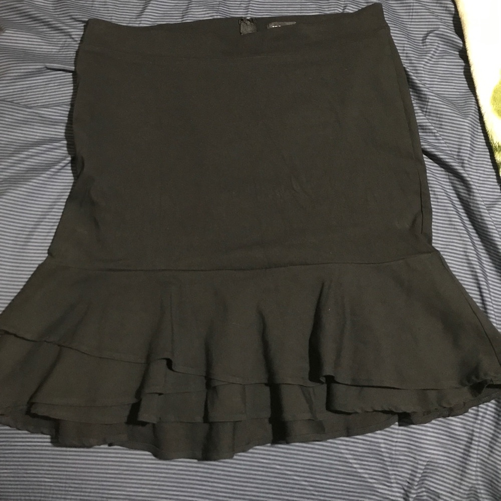 Torrid ruffle skirt