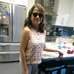 Meet your Posher, Rowena