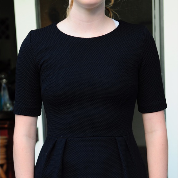 Black Short Sleeve Peplum Top - Picture 1 of 4