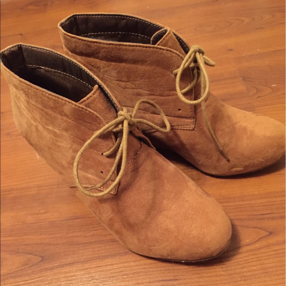 Bella Marie- brown (faux) suede booties