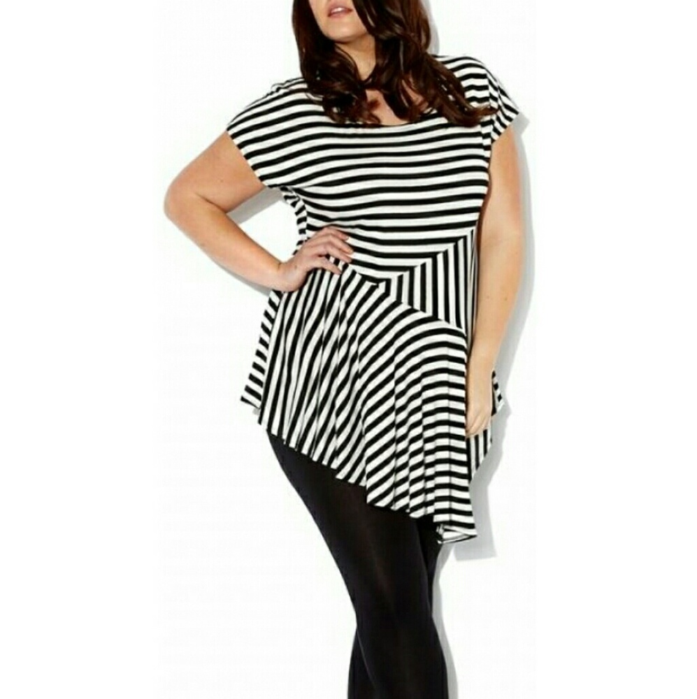 Black white striped asymmetrical hem top 3X sz 24