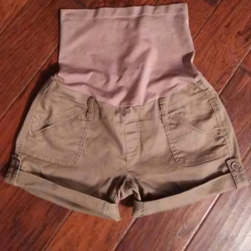 Maternity shorts