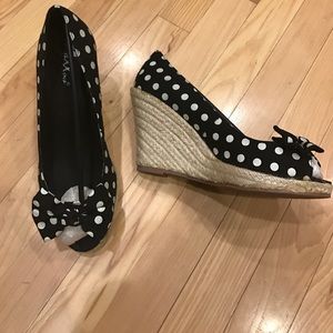 Mixx Shuz white & black polka dot wedges