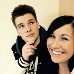 Meet your Posher, Cameron