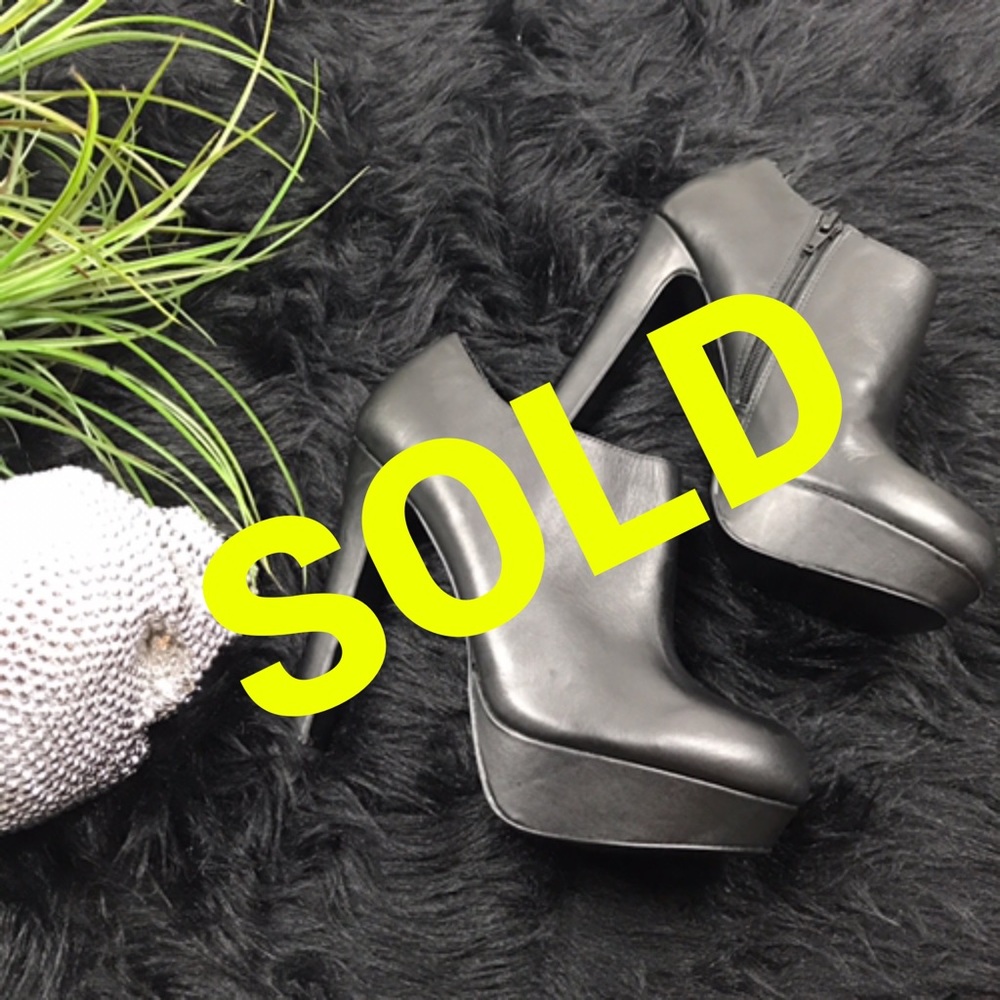 Steve Madden Black size 10 Ankle Booties platform
