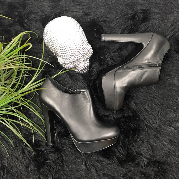 Steve Madden Black size 10 Ankle Booties platform - Picture 3 of 4