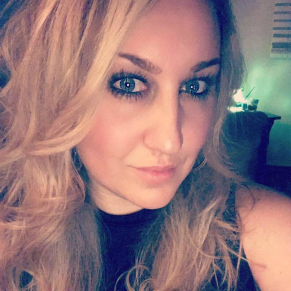 Meet your Posher, Cortney