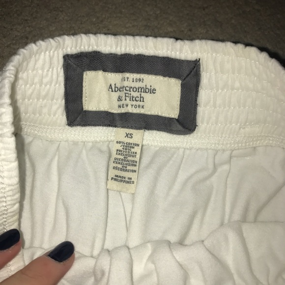 Abercrombie & Fitch white skirt size xs - Picture 2 of 2