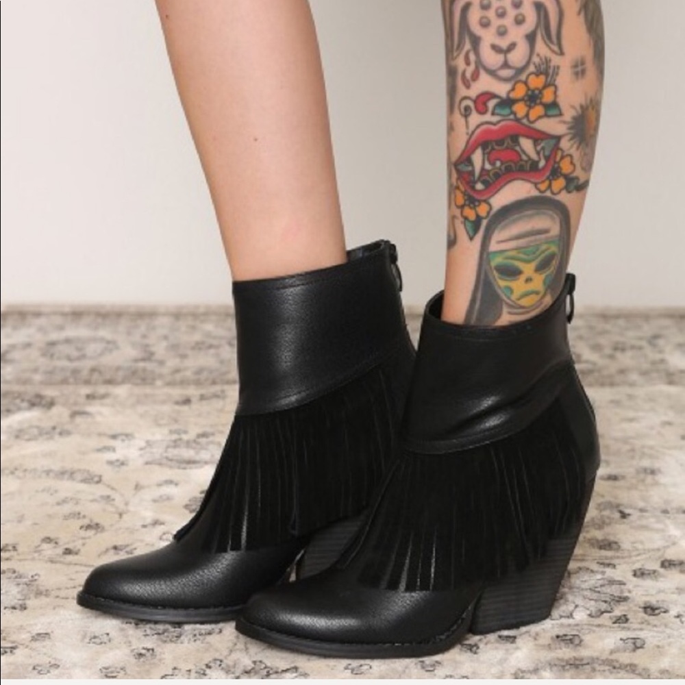 Black Boho Chic Fringe Booties - Picture 2 of 8