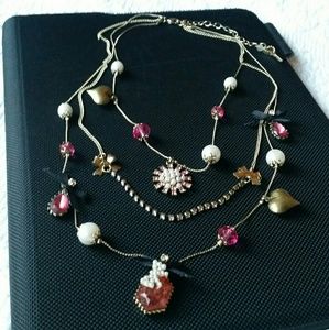 Betsey Johnson neclace, EUC