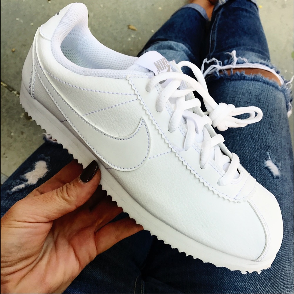 LAST PAIR! NWB 👟 NIKE CORTEZ TRIPLE WHITE LEATHER - Picture 3 of 8