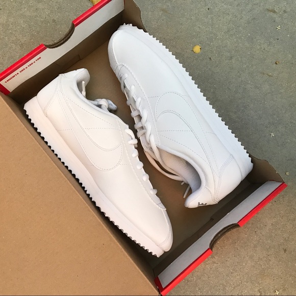 LAST PAIR! NWB 👟 NIKE CORTEZ TRIPLE WHITE LEATHER - Picture 2 of 8