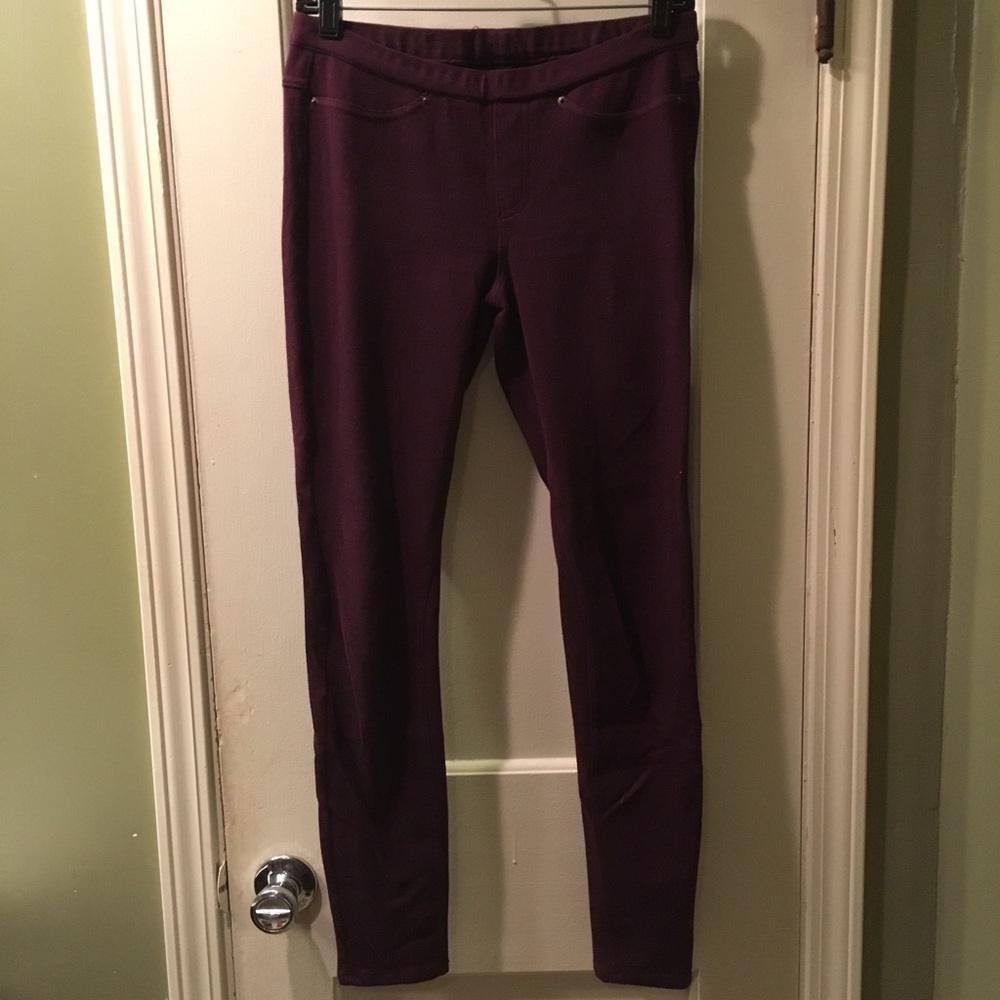 NWOT Hue Burgundy Jeggings