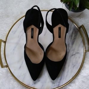 FOREVER21 black pointy career heel~size 9. Soft