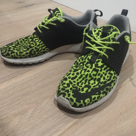 Nike Roshe FB Leopard Cheetah 580573-701 size 9.5 - Picture 3 of 6
