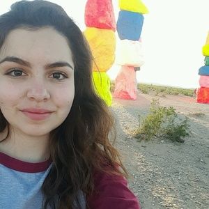 Meet your Posher, Paola