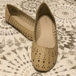 🌸BRAND NEW! Nude, Cut-Out Ballet Flats!🌸