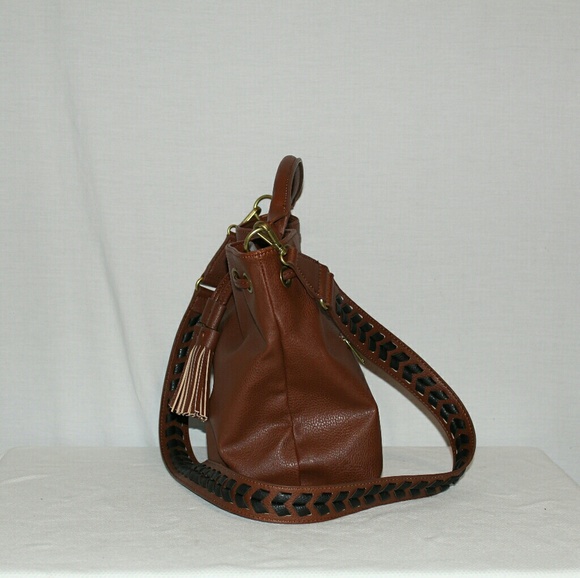 Carlos Libra Cross Body Drawstring Bag. - Picture 2 of 4