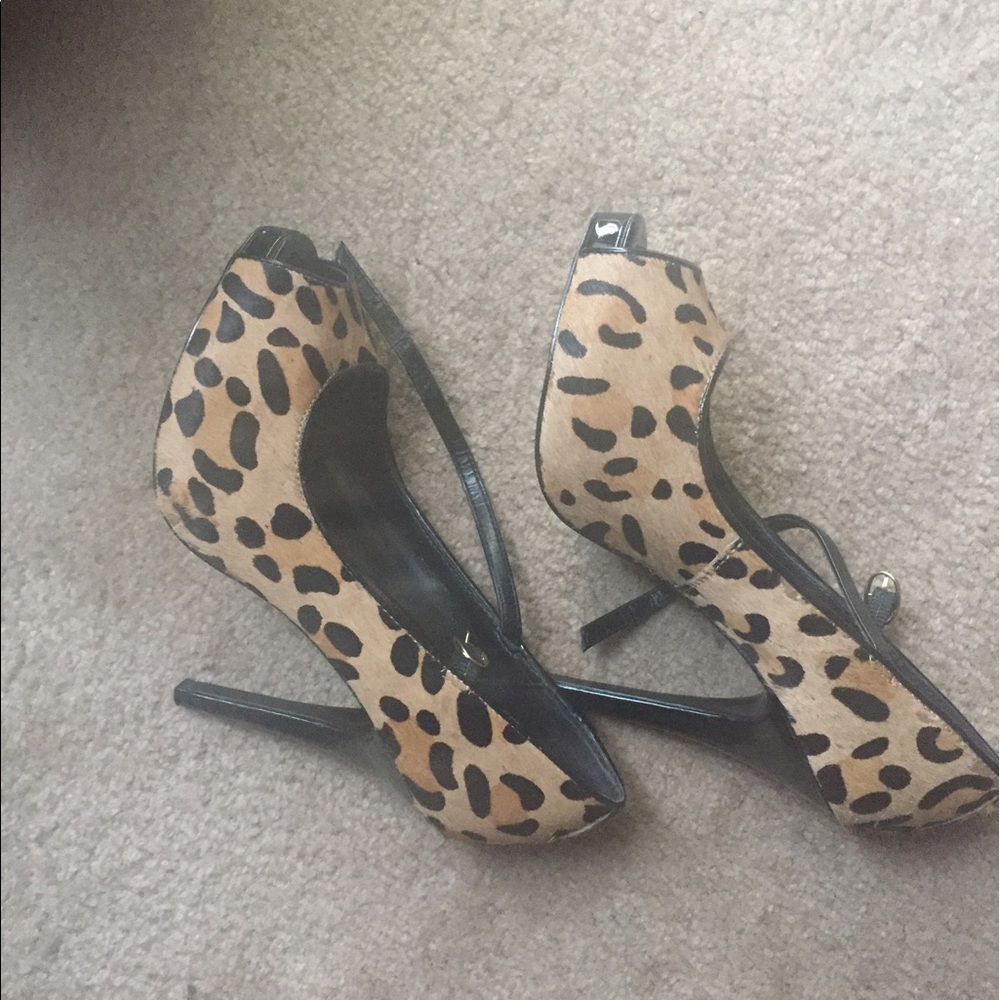 Shoes - Picture 2 of 4