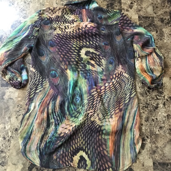 GlAnCe "PeAc0cK" SiLky sHiRt - Picture 2 of 13