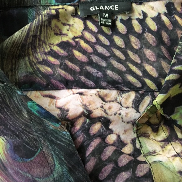 GlAnCe "PeAc0cK" SiLky sHiRt - Picture 3 of 13