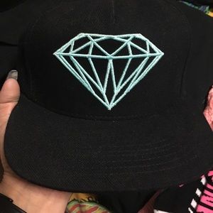 Diamond snap back hat