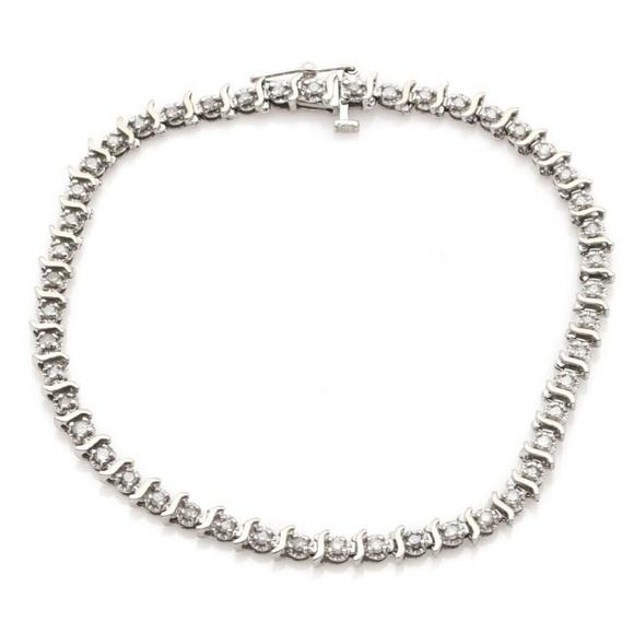Jewelry - NATURAL DIAMOND & 10k white gold tennis bracelet
