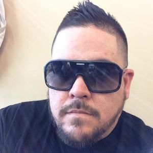 Meet your Posher, Isaias