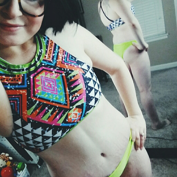 High neck bikini - Picture 4 of 4