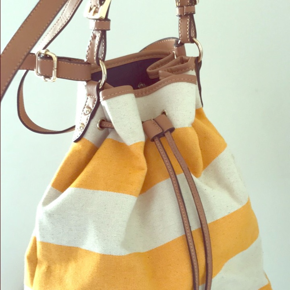 Bucket bag