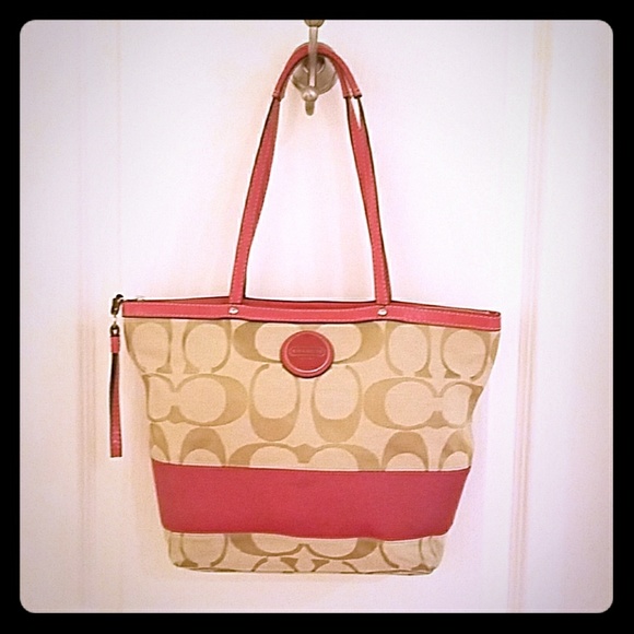 Coach Handbags - Coach Tote