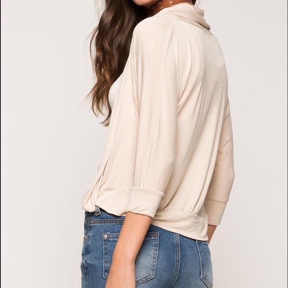 👚🆕Basic Banded Round Cardigan 👚 - Picture 3 of 4