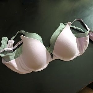 2 Maidenform bras 🎀