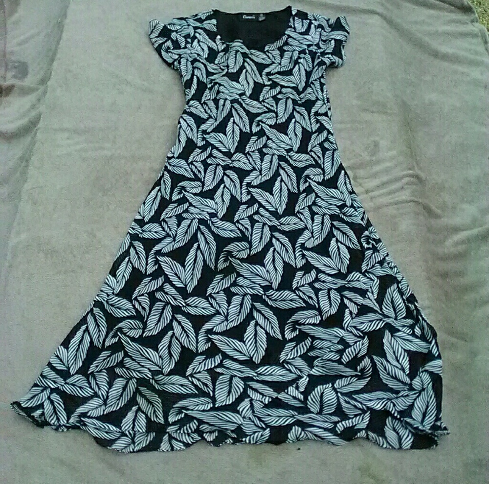 Elegant Black and White Floral Maxi Dress