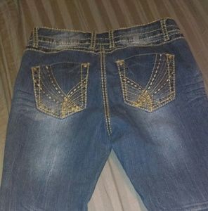 No Boundaries Capri's