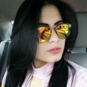 Meet your Posher, Lianet