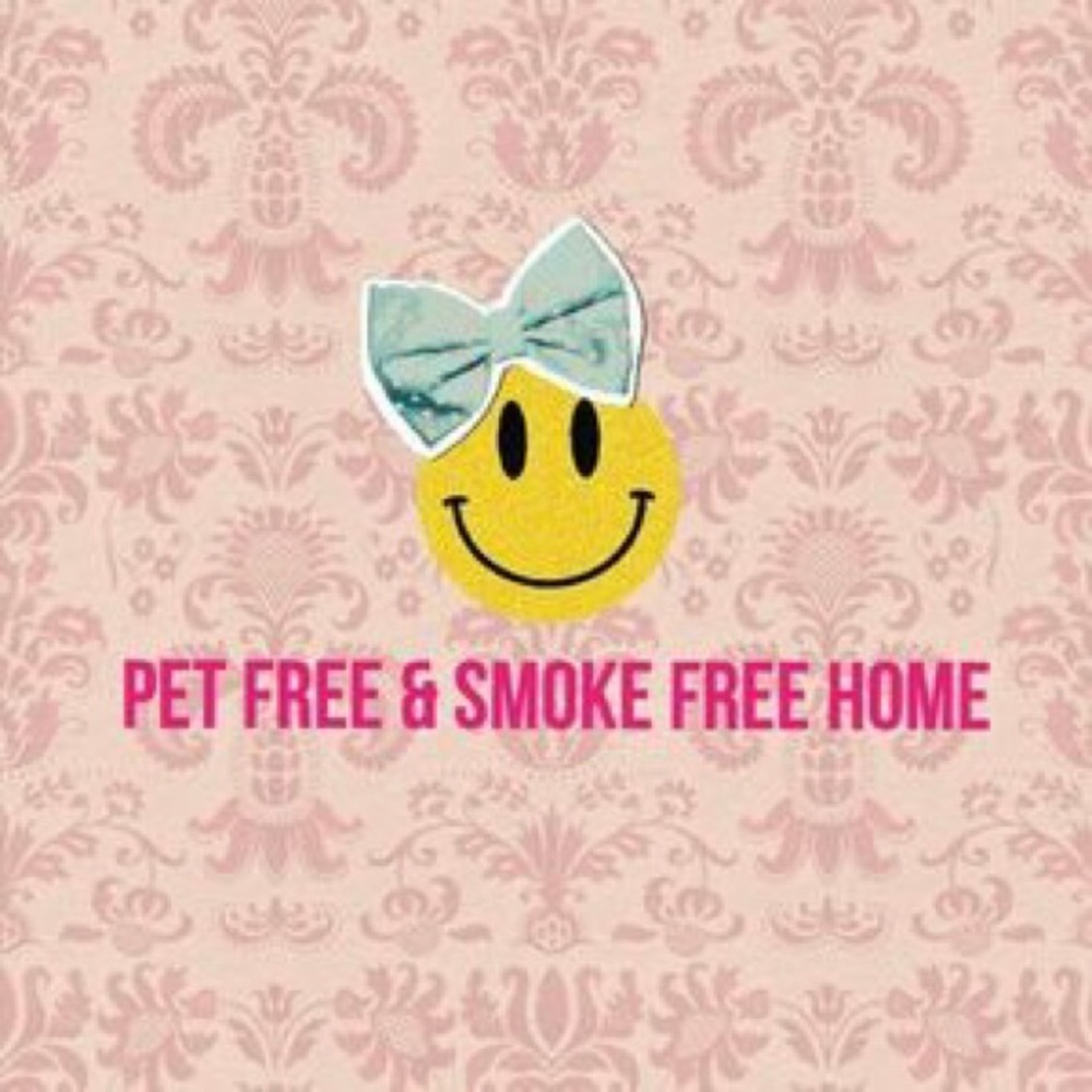 All Items come from a pet/smoke free home