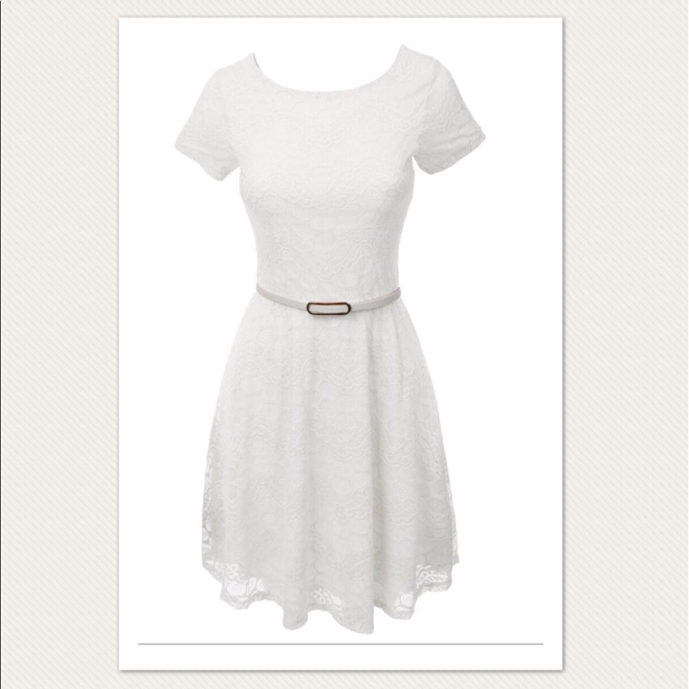 ♡SOLD♡ NWOT ivory lace dress