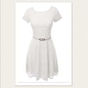 ♡SOLD♡ NWOT ivory lace dress