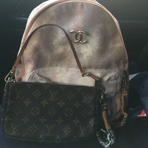 Authentic Louis Vuitton Pochette