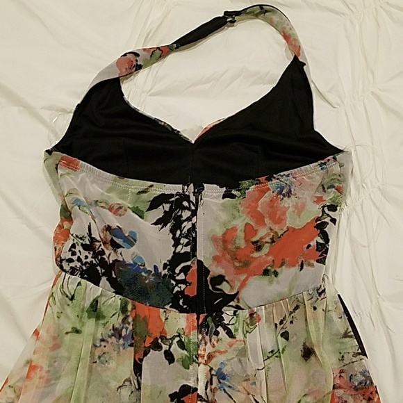 Halter Dress - Picture 4 of 4