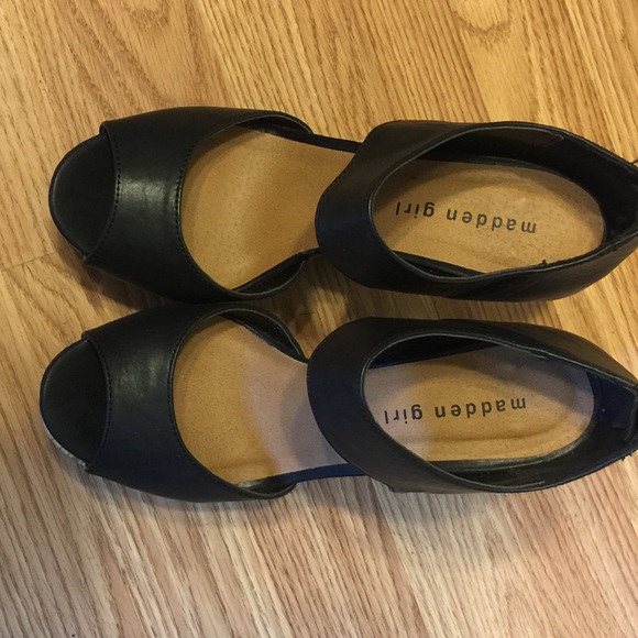 Madden girl size 7 - Picture 1 of 4