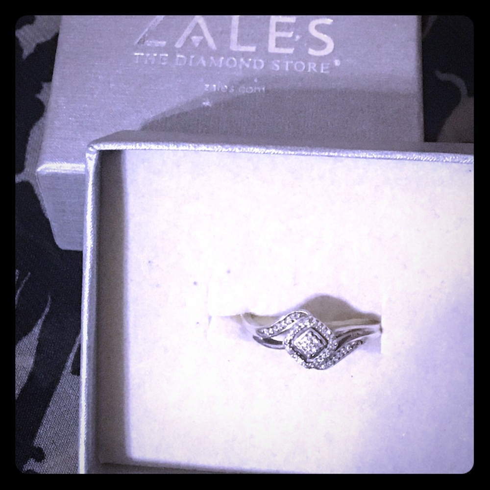 Zales ring
